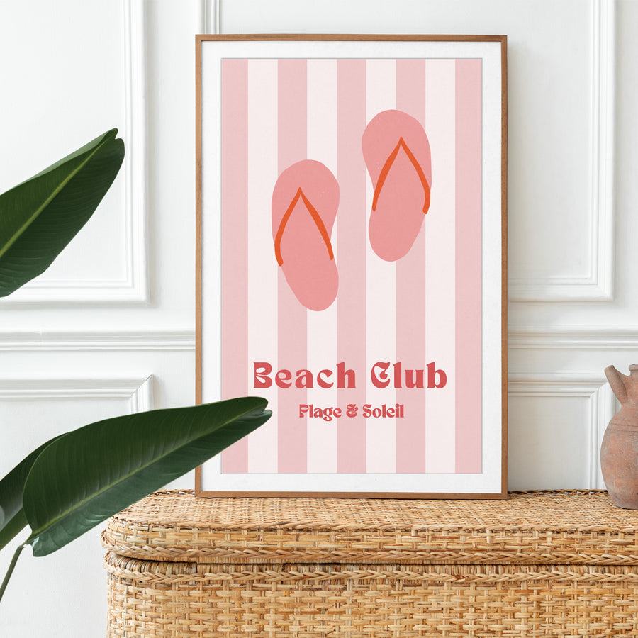 Affiche colorée de tongs avec motif plage en arrière-plan