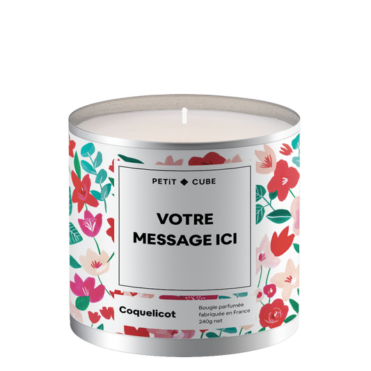 Bougie personnalisée avec motif coquelicot sur la surface.