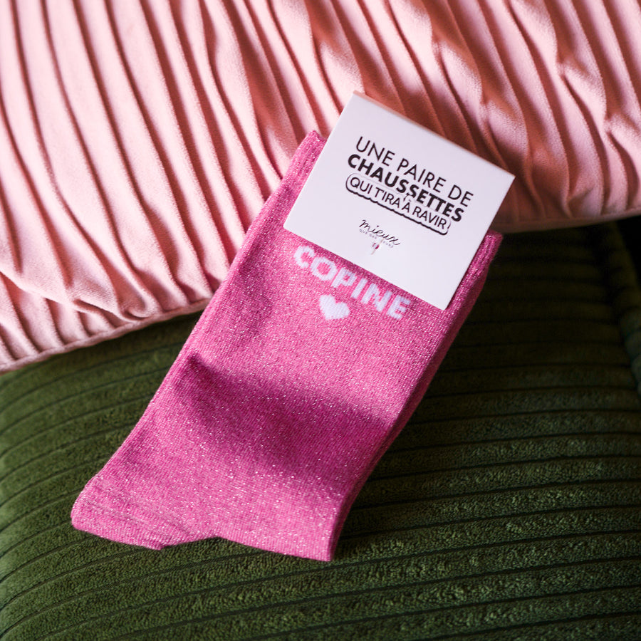 Chaussettes roses pailletées avec inscription 'Copine'