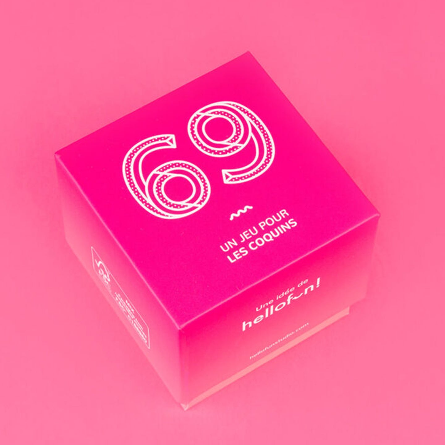 Jeu de société érotique 69 avec illustrations suggestives.