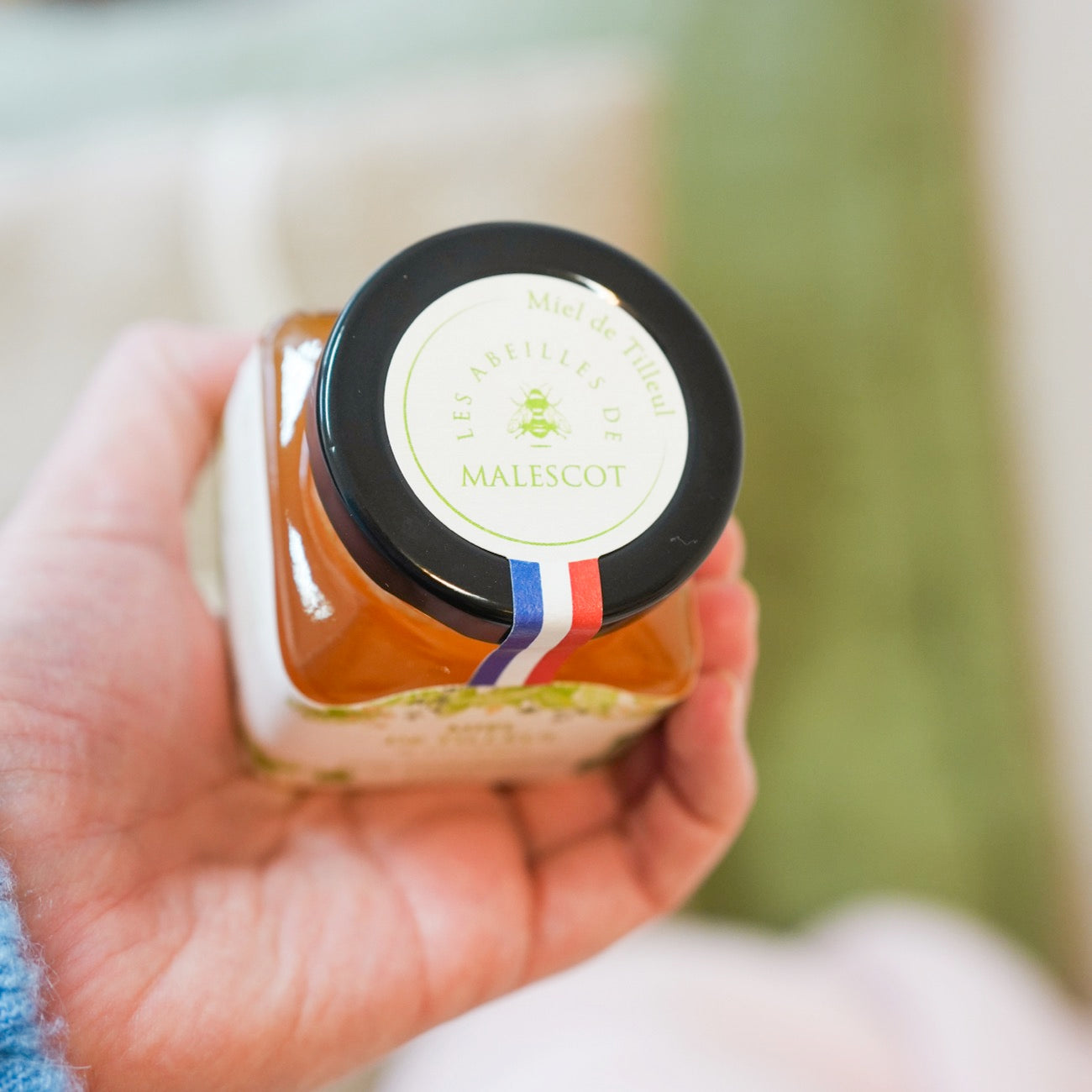 Pot de miel de tilleul BIO avec étiquette détaillée