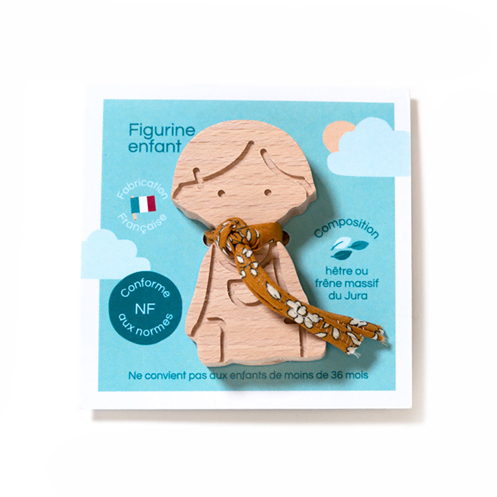 Petite figurine fille en bois