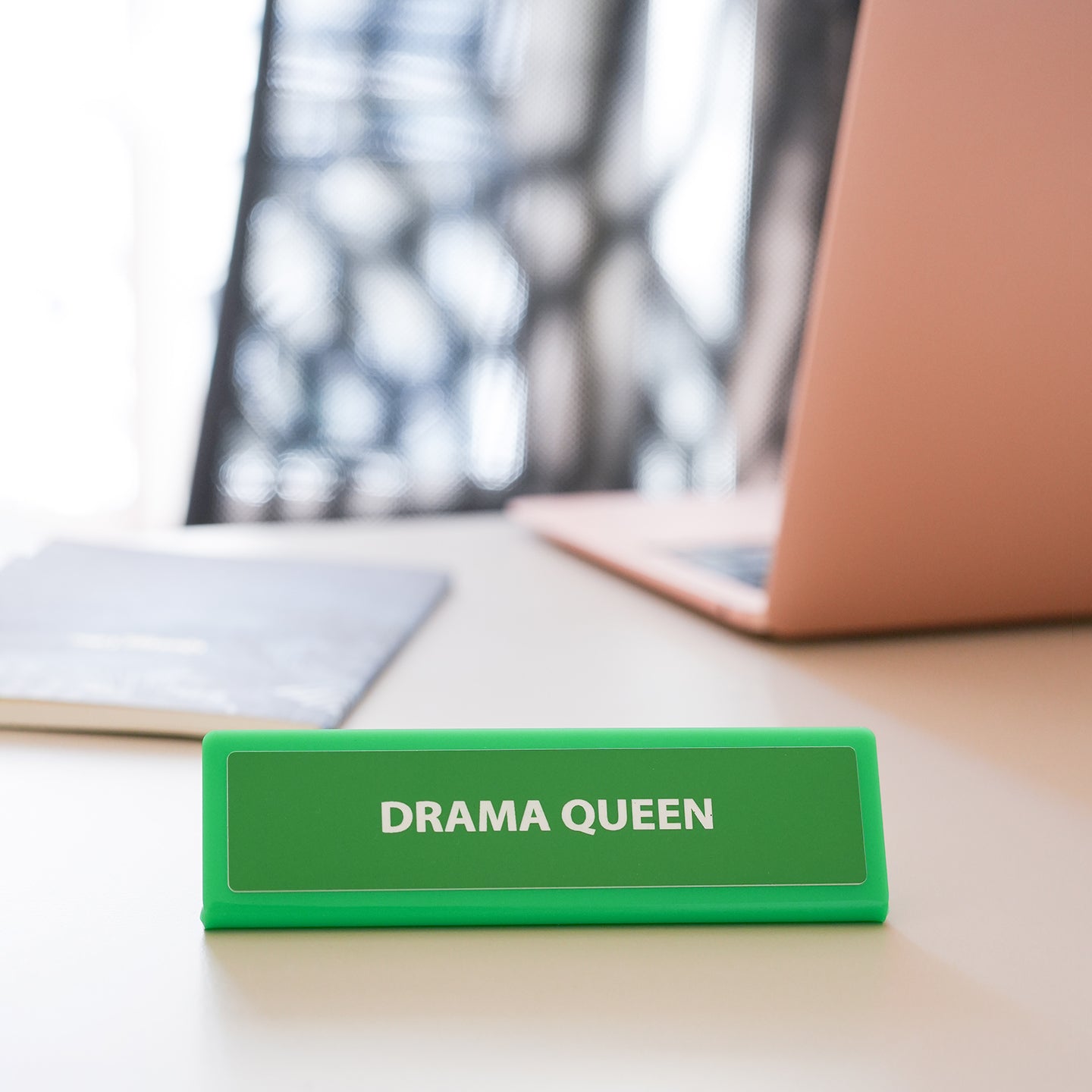 Une plaque de bureau personnalisée - 7