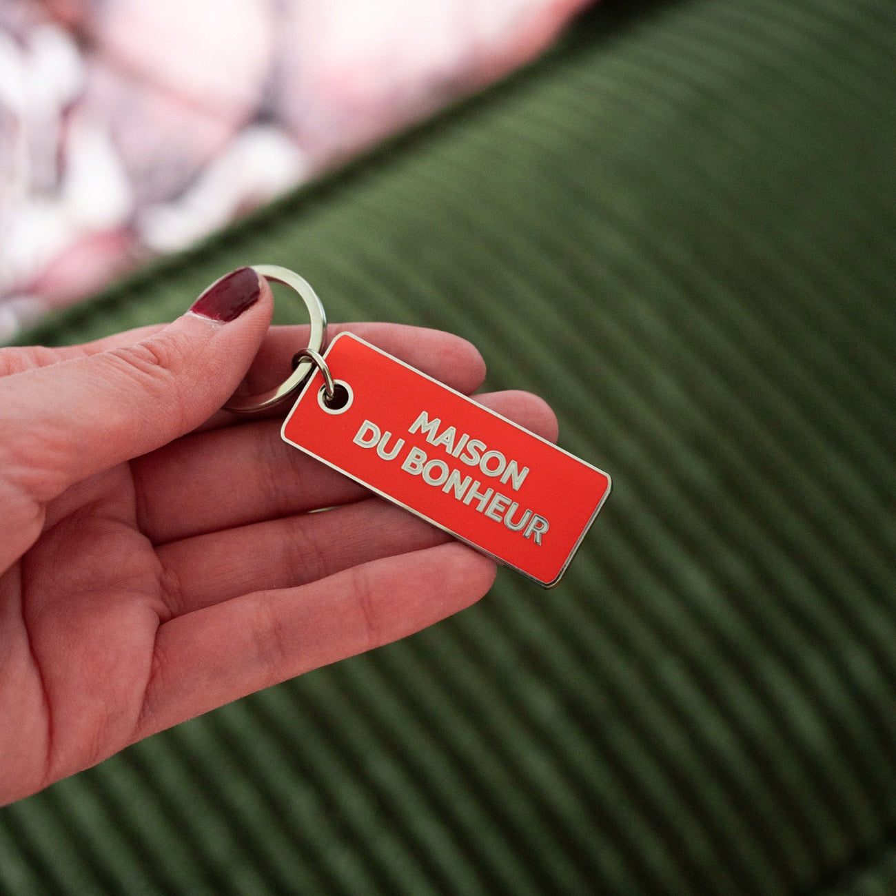 Porte-clé en forme de maison avec détails en relief