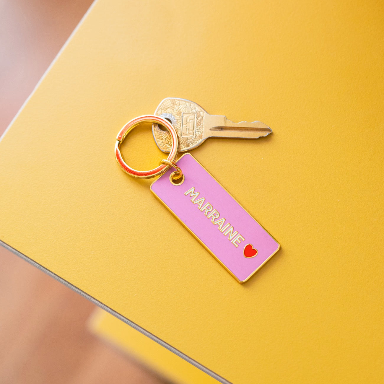 Porte-clé marraine avec cœur, vue de face