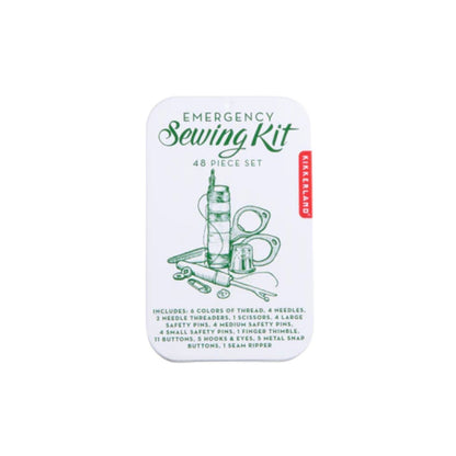 Kit de couture compact avec divers accessoires visibles