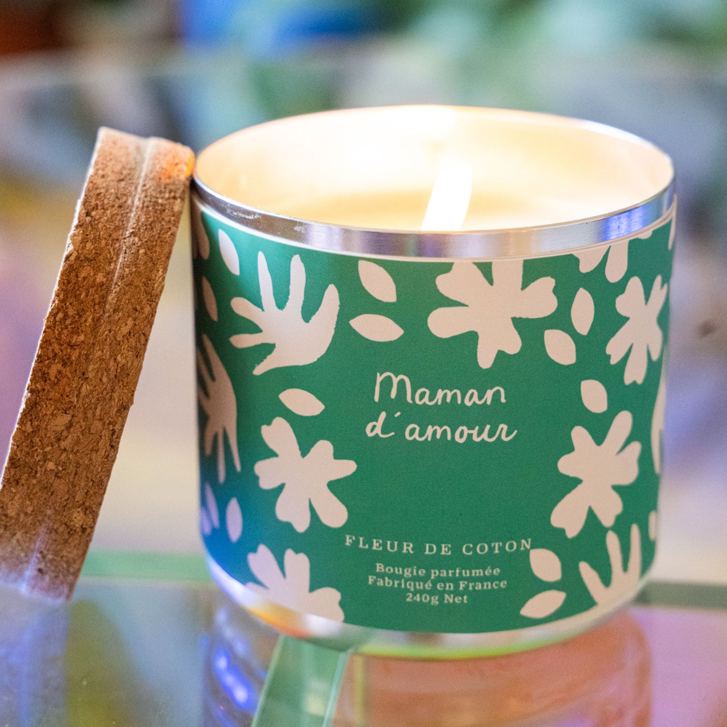 Bougie Maman d'amour avec étiquette délicate et flamme douce