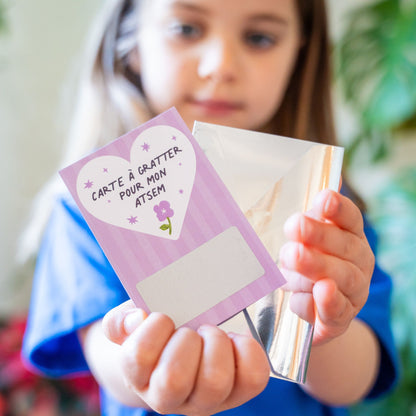 Carte à gratter avec message caché pour Atsem, design coloré