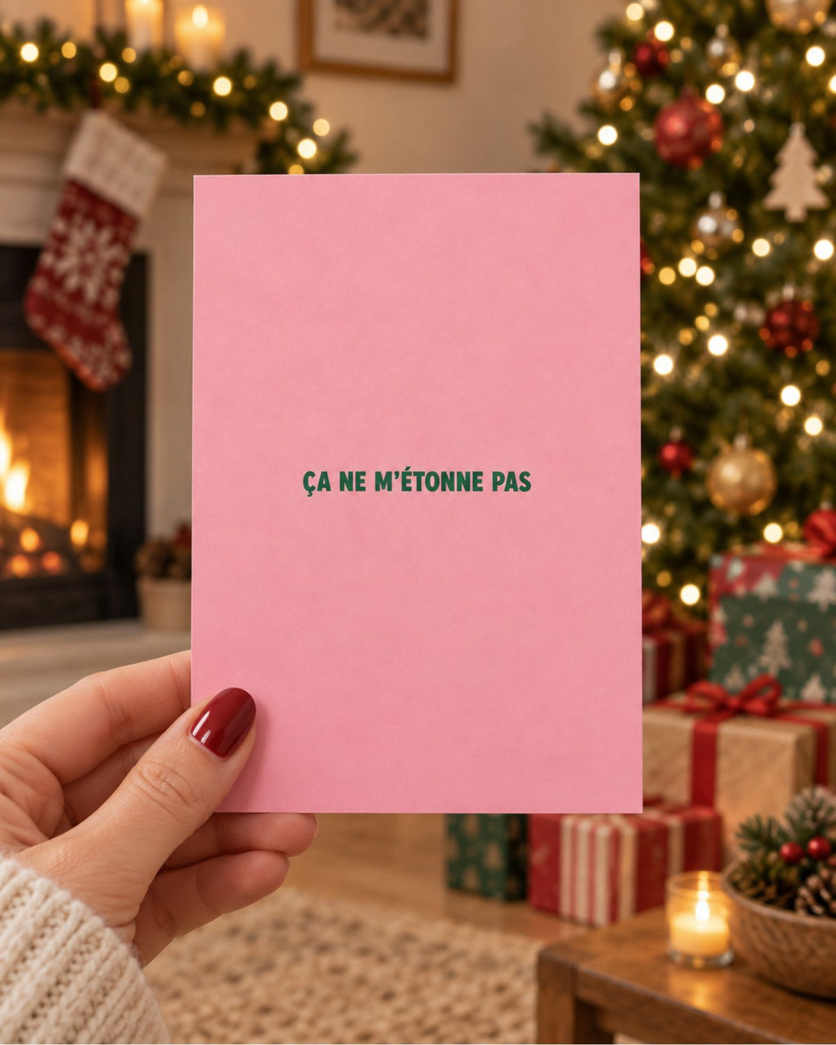 Carte humoristique avec chaussettes rouges sur fond rose tendre