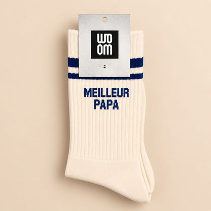 Chaussettes blanches avec inscription 'Meilleur Papa' en gros caractères
