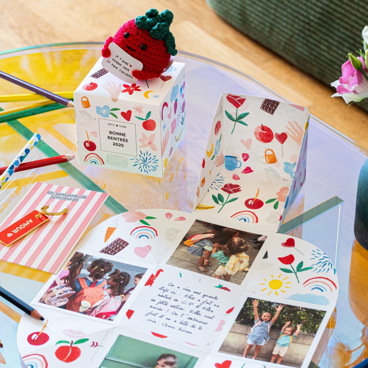 Petit Cube avec motif coloré et design innovant