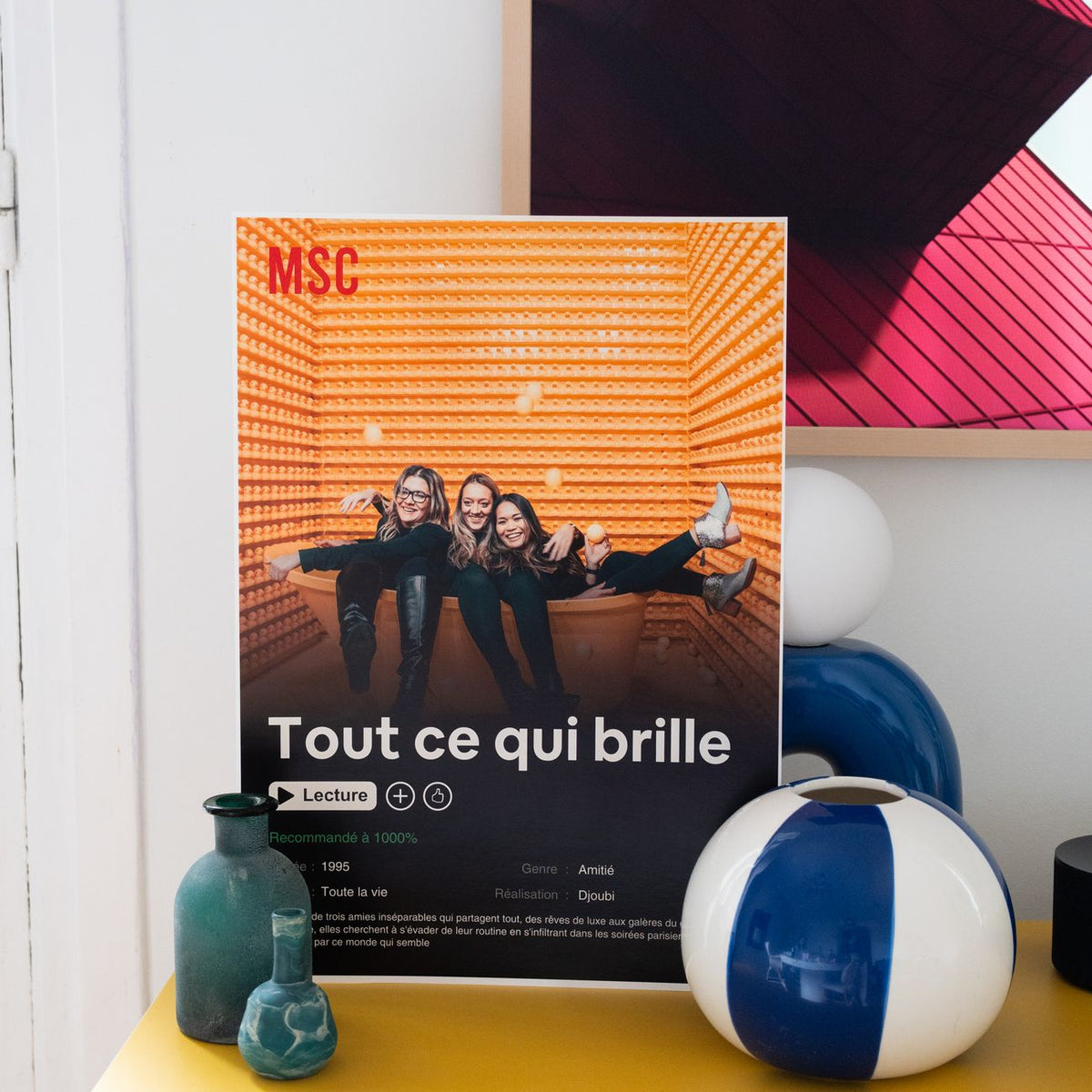 Affiche personnalisée avec design moderne et éléments graphiques