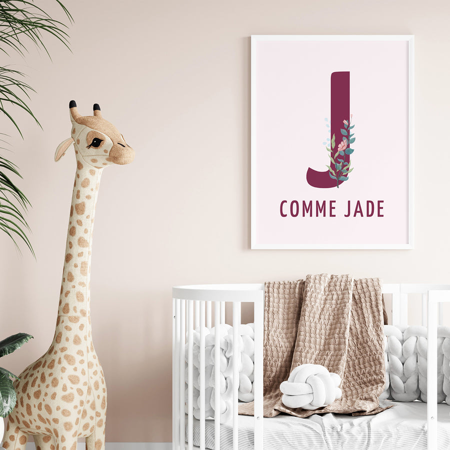 Affiche personnalisée avec initiale et prénom en typographie élégante.