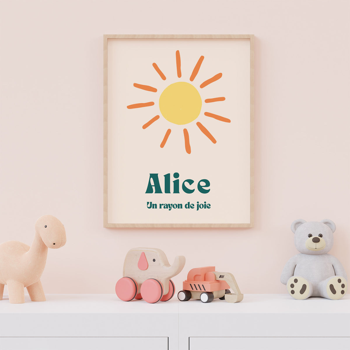 Affiche soleil avec rayons stylisés sur fond clair