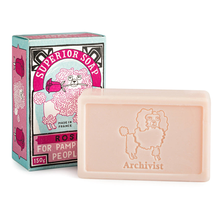 Savon rose Archivist avec texture délicate et emballage élégant