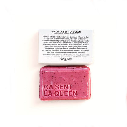 Savon artisanal à la vigne rouge, texture mousseuse au beurre de karité