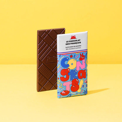 Tablette de chocolat au lait avec éclats de noisettes grillées