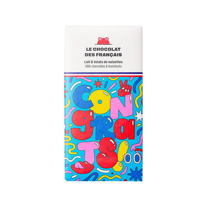 Tablette de chocolat au lait avec éclats de noisettes grillées