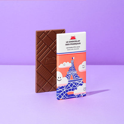 Tablette de chocolat au lait avec Tour Eiffel dans les nuages