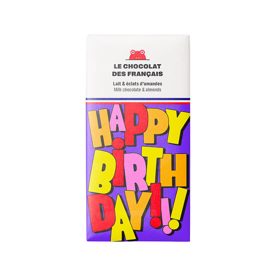 Tablette de chocolat avec inscription 'Happy Birthday' en gros plan